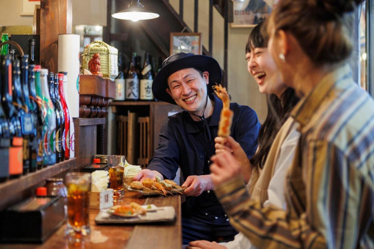 Omo7 Osaka By Hoshino Resorts Εξωτερικό φωτογραφία A bartender in Japan